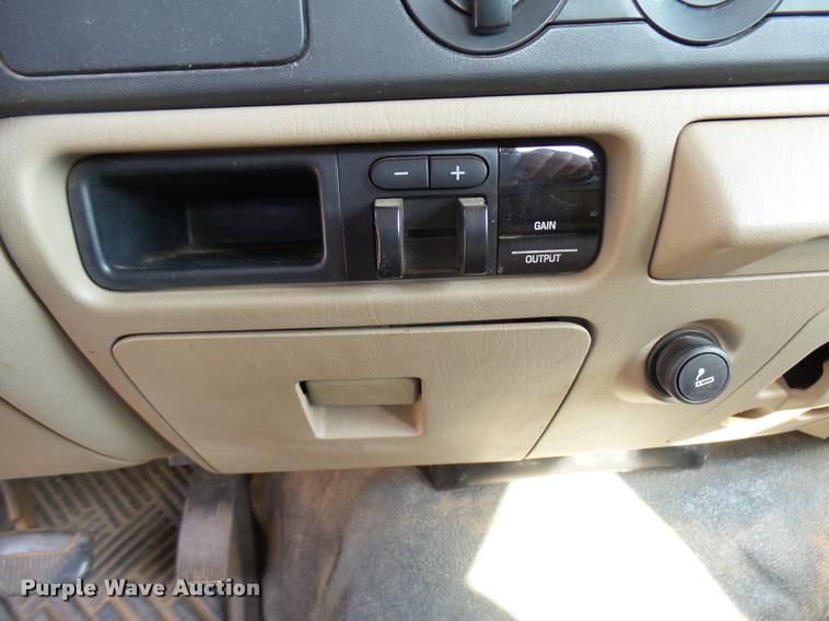 image for item DB2493 2006 Ford F350 Super Duty Crew Cab pickup truck