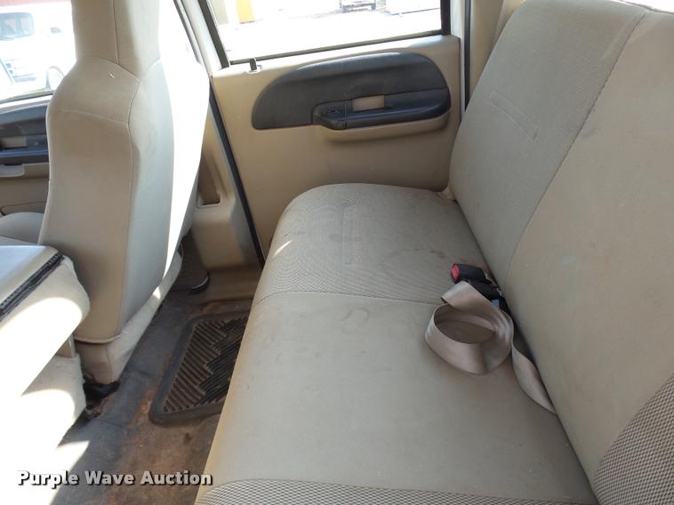 image for item DB2493 2006 Ford F350 Super Duty Crew Cab pickup truck