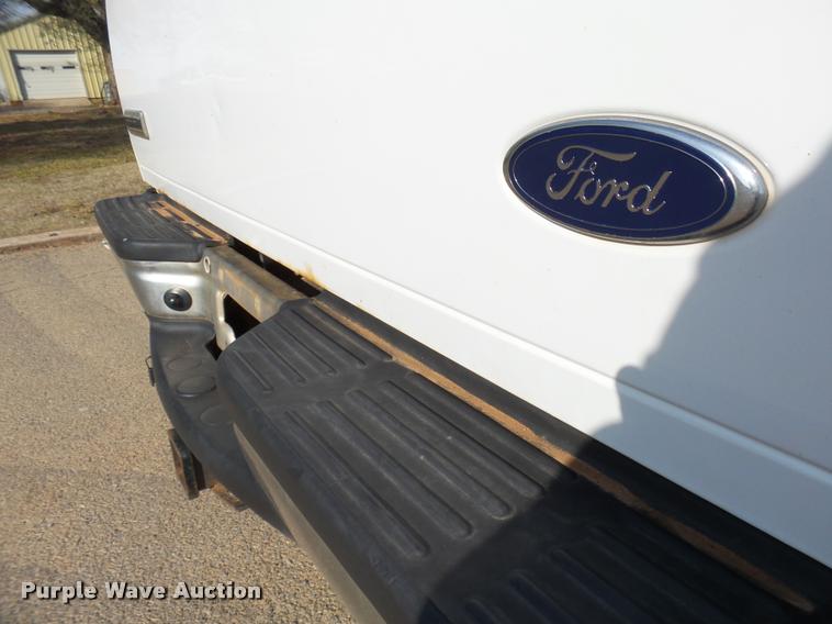 image for item DB2493 2006 Ford F350 Super Duty Crew Cab pickup truck