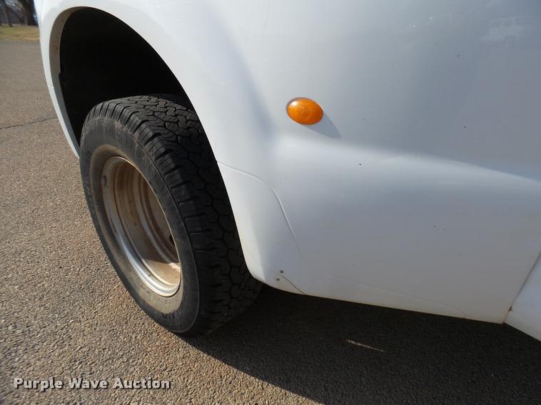 image for item DB2493 2006 Ford F350 Super Duty Crew Cab pickup truck