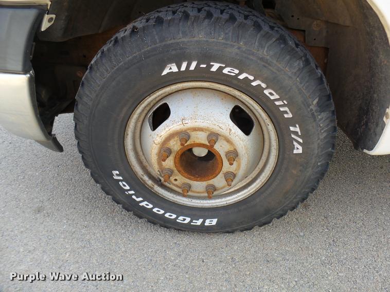 image for item DB2493 2006 Ford F350 Super Duty Crew Cab pickup truck