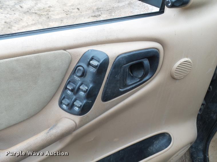 image for item DB2500 1999 Dodge Durango SLT SUV