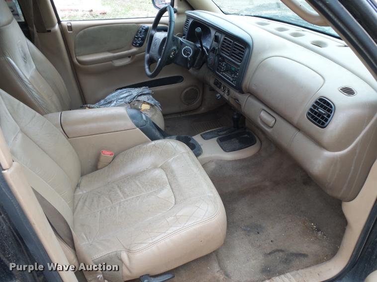 image for item DB2500 1999 Dodge Durango SLT SUV