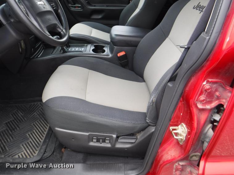 image for item DB3881 2004 Jeep Grand Cherokee Laredo Rocky Mountain Edition SUV