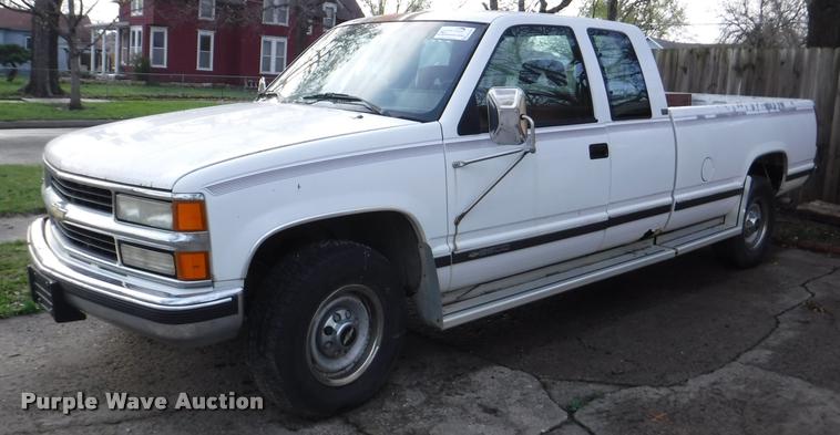 image for item DB3884 1994 Chevrolet 2500HD Ext. Cab pickup truck