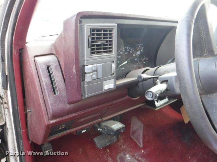 image for item DB3884 1994 Chevrolet 2500HD Ext. Cab pickup truck