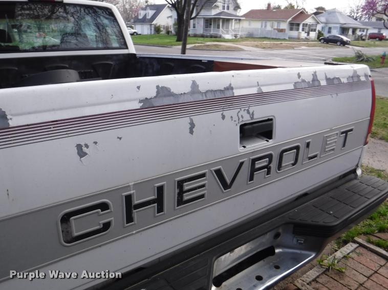 image for item DB3884 1994 Chevrolet 2500HD Ext. Cab pickup truck