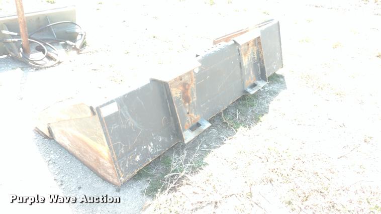 image for item DI9768 Skid steer bucket