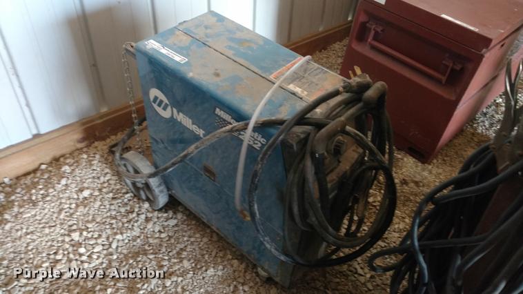 image for item DI9784 Miller Millermatic 252 Mig welder