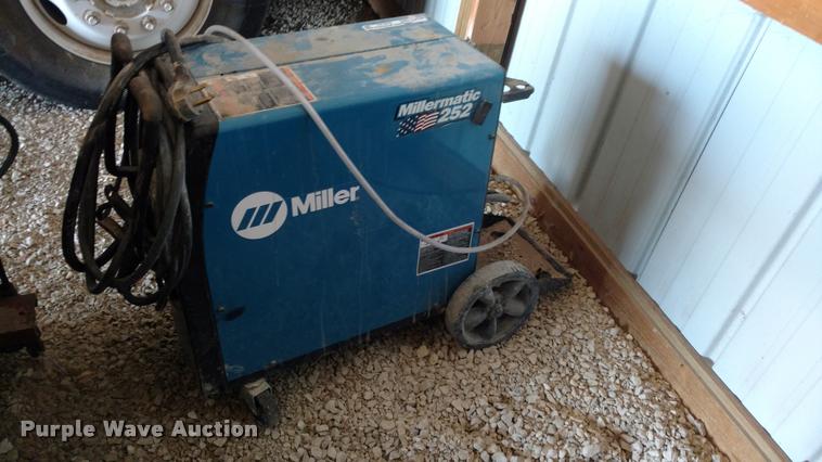 image for item DI9784 Miller Millermatic 252 Mig welder