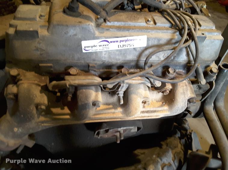image for item DJ9756 Ford 460 EFI gas engine