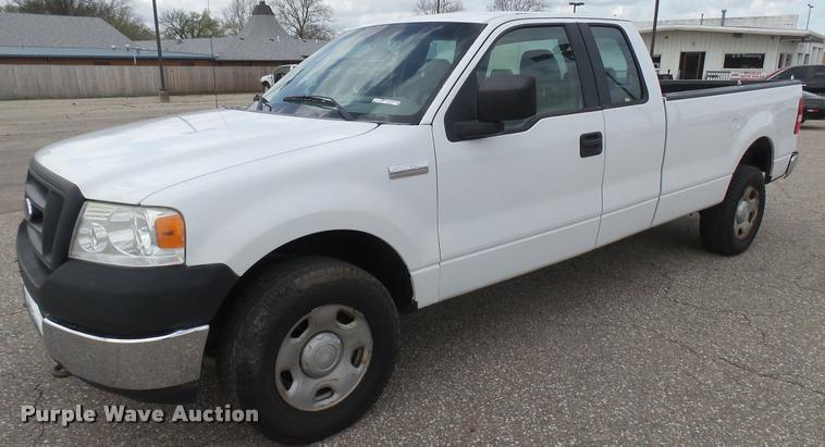 image for item DS9167 2005 Ford F150 SuperCab pickup truck