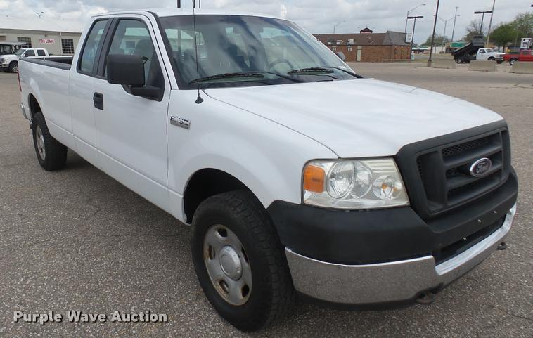 image for item DS9167 2005 Ford F150 SuperCab pickup truck