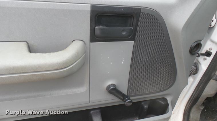 image for item DS9167 2005 Ford F150 SuperCab pickup truck