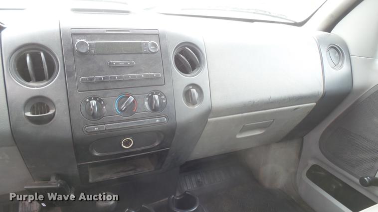 image for item DS9167 2005 Ford F150 SuperCab pickup truck