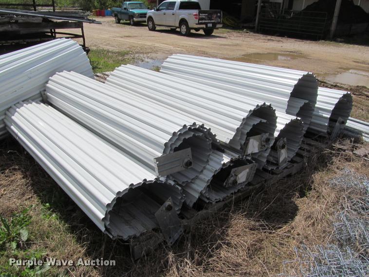 image for item DT9184 Approximately 10 roll up garage doors