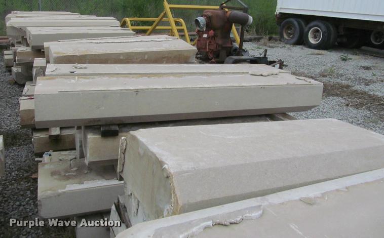 image for item DT9195 Approximately 55 limestones