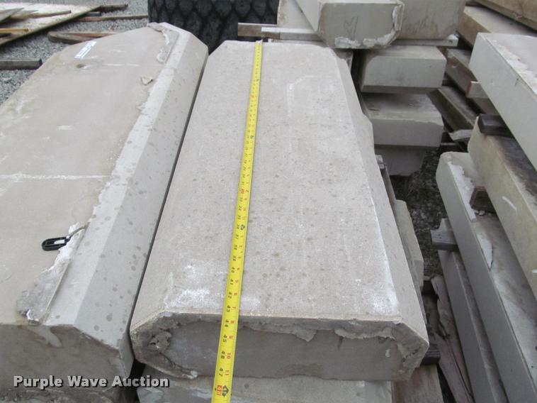 image for item DT9195 Approximately 55 limestones