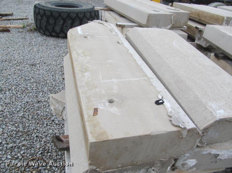 image for item DT9195 Approximately 55 limestones