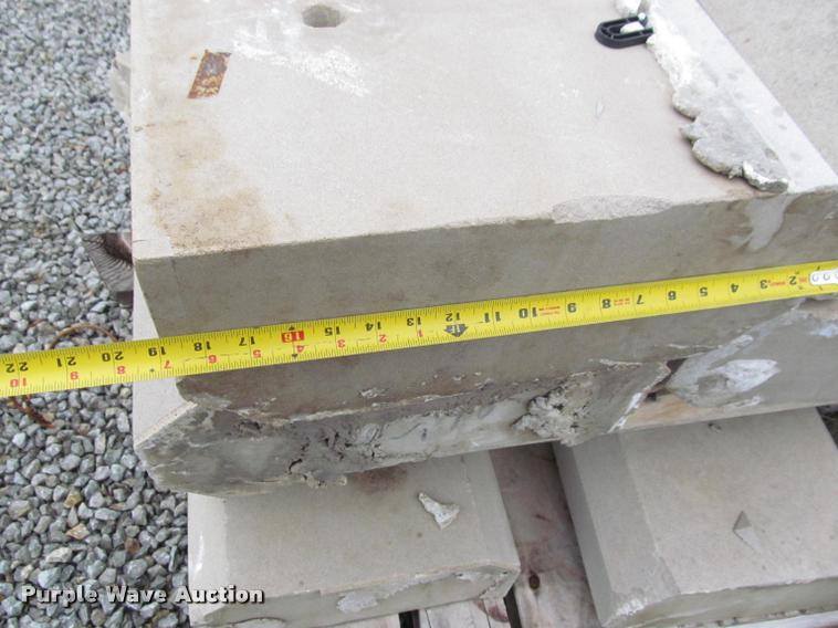 image for item DT9195 Approximately 55 limestones