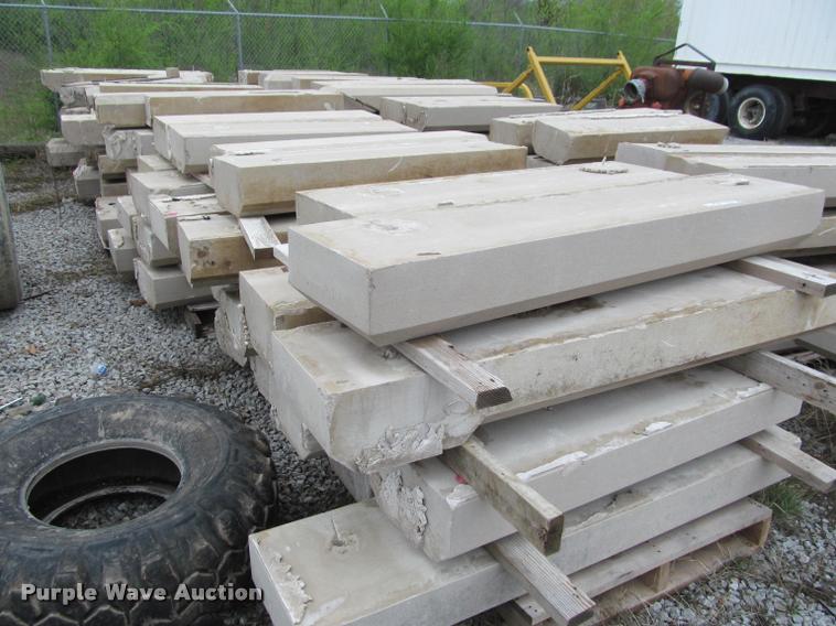 image for item DT9196 Approximately 55 limestones