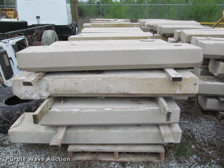 image for item DT9196 Approximately 55 limestones