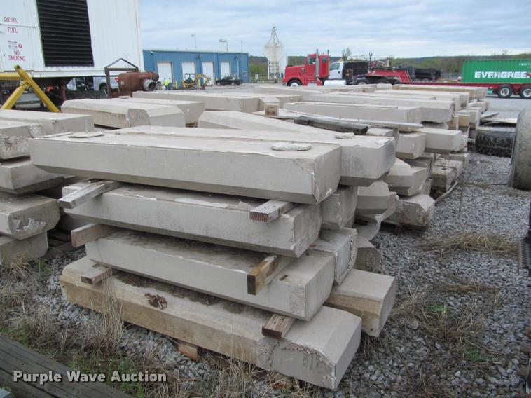 image for item DT9196 Approximately 55 limestones