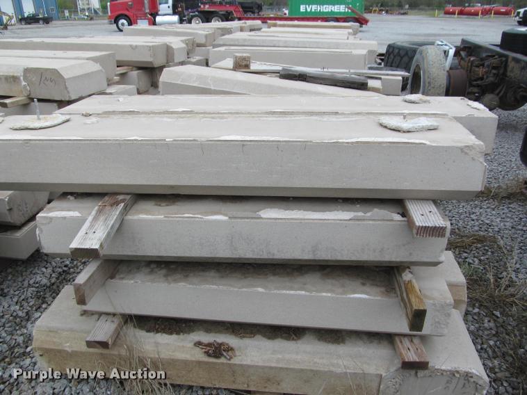 image for item DT9196 Approximately 55 limestones