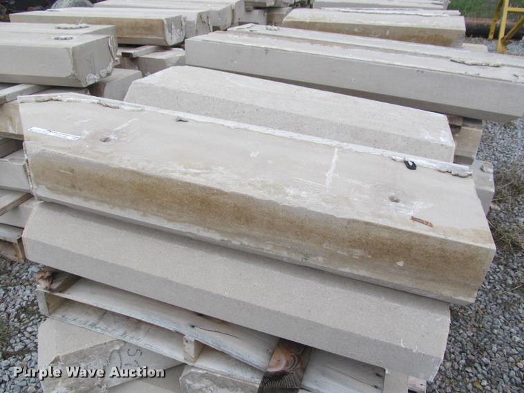 image for item DT9196 Approximately 55 limestones