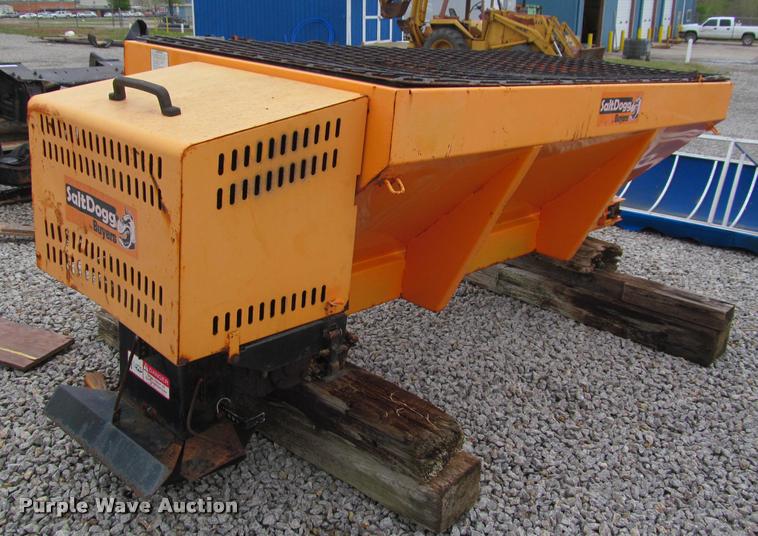 image for item DT9204 Salt Dogg SCH0966 spreader box