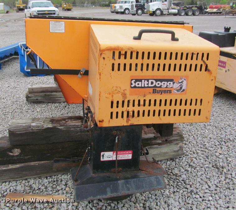 image for item DT9204 Salt Dogg SCH0966 spreader box