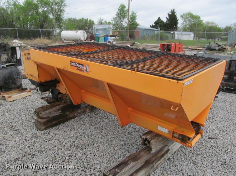 image for item DT9204 Salt Dogg SCH0966 spreader box
