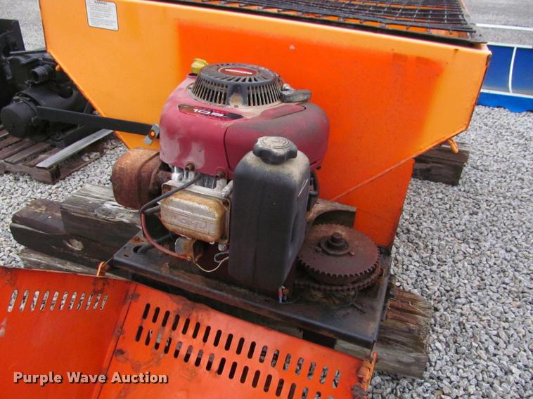 image for item DT9204 Salt Dogg SCH0966 spreader box