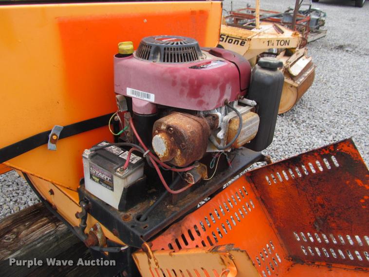 image for item DT9204 Salt Dogg SCH0966 spreader box