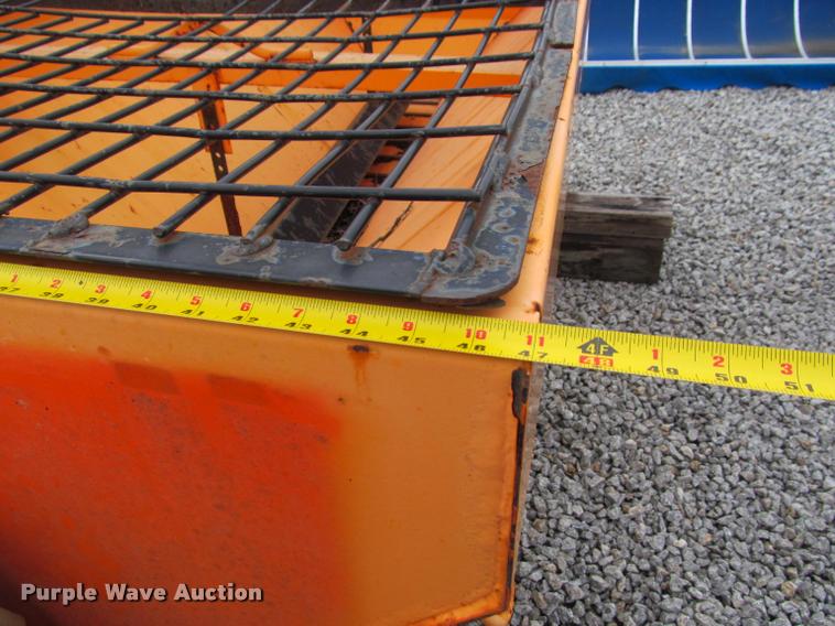 image for item DT9204 Salt Dogg SCH0966 spreader box