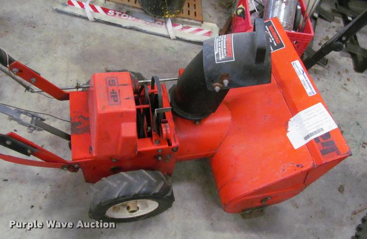 image for item DT9211 Gilson 553232 snow blower