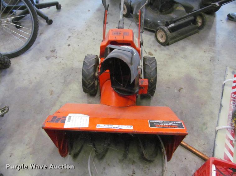 image for item DT9211 Gilson 553232 snow blower