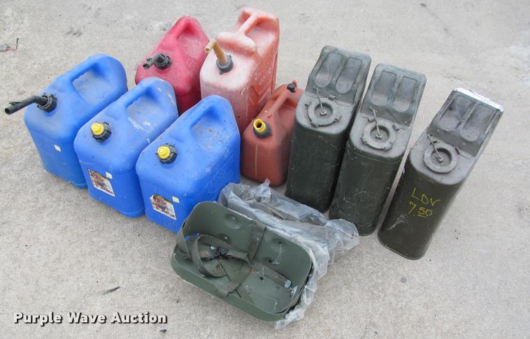 image for item DT9213 Gas cans