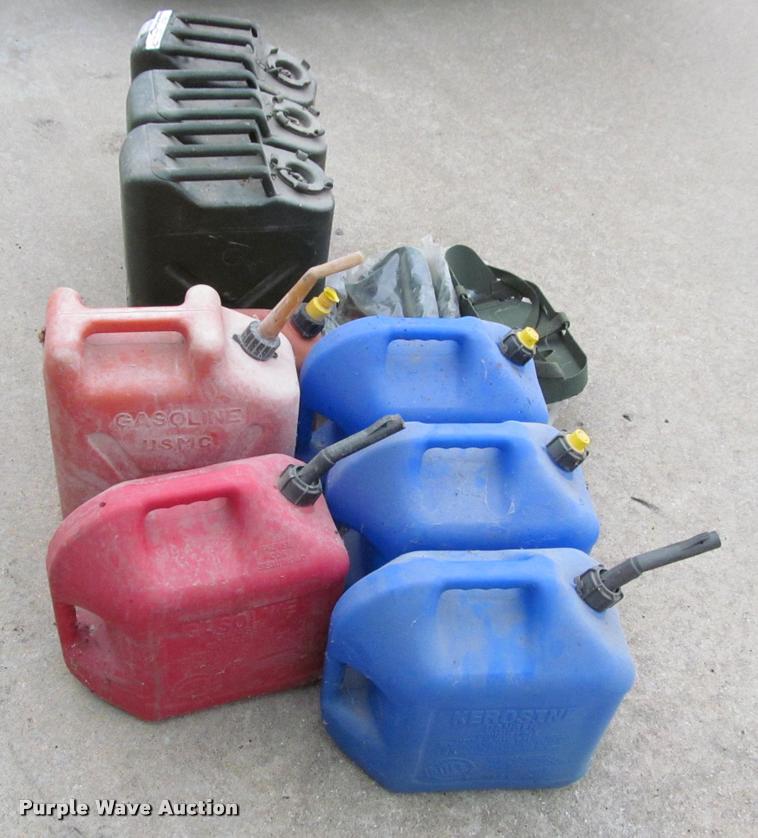 image for item DT9213 Gas cans