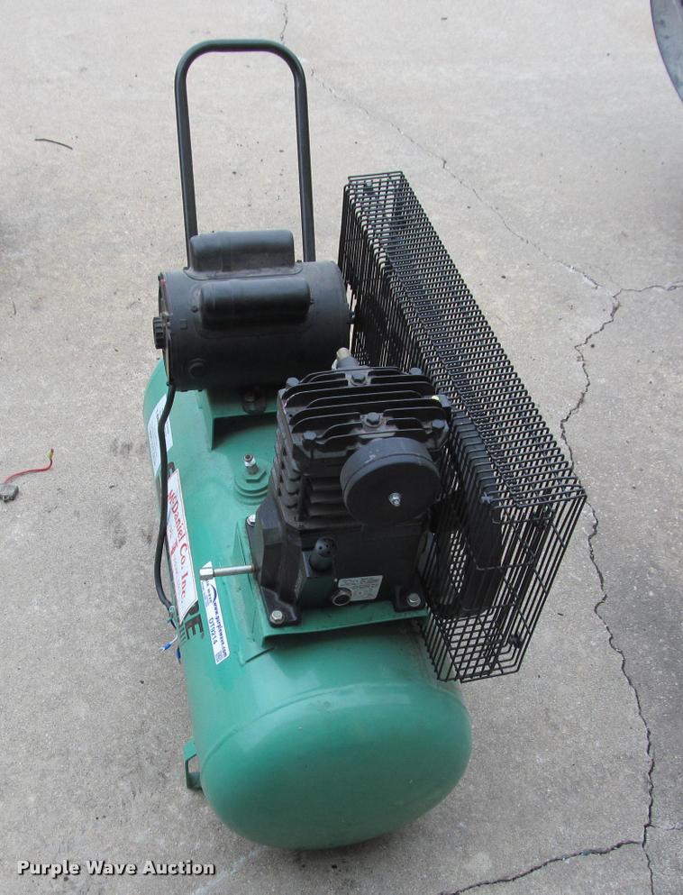 image for item DT9214 Speedaire 1NNF6 air compressor