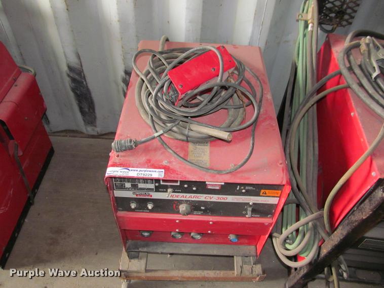 image for item DT9229 (3) Lincoln Electric welders