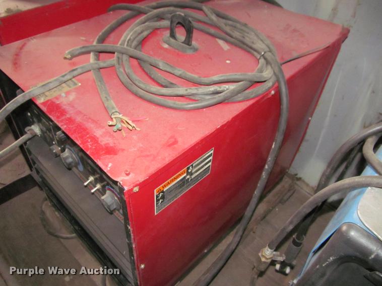 image for item DT9229 (3) Lincoln Electric welders