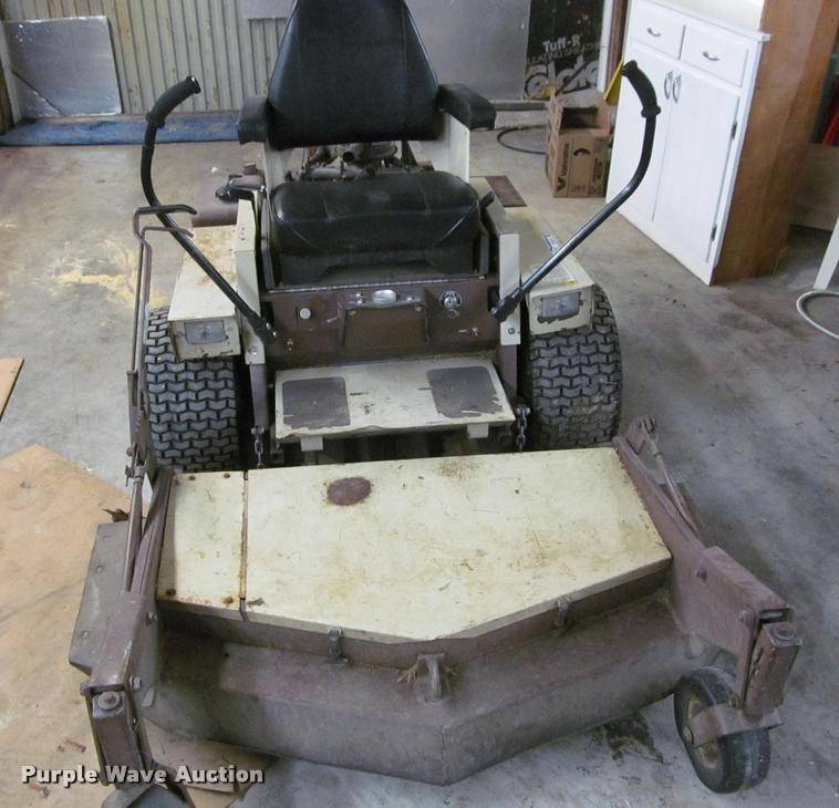 image for item DT9516 Grasshopper 7210 lawn mower