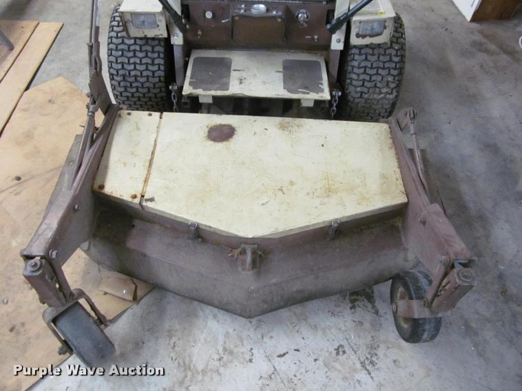 image for item DT9516 Grasshopper 7210 lawn mower