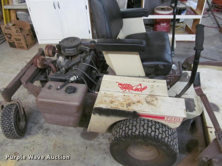 image for item DT9516 Grasshopper 7210 lawn mower