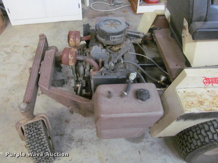image for item DT9516 Grasshopper 7210 lawn mower