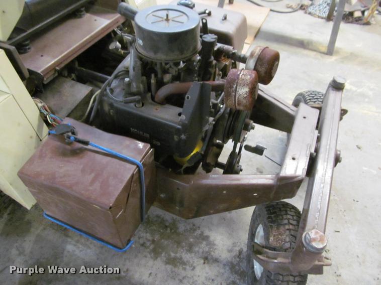 image for item DT9516 Grasshopper 7210 lawn mower