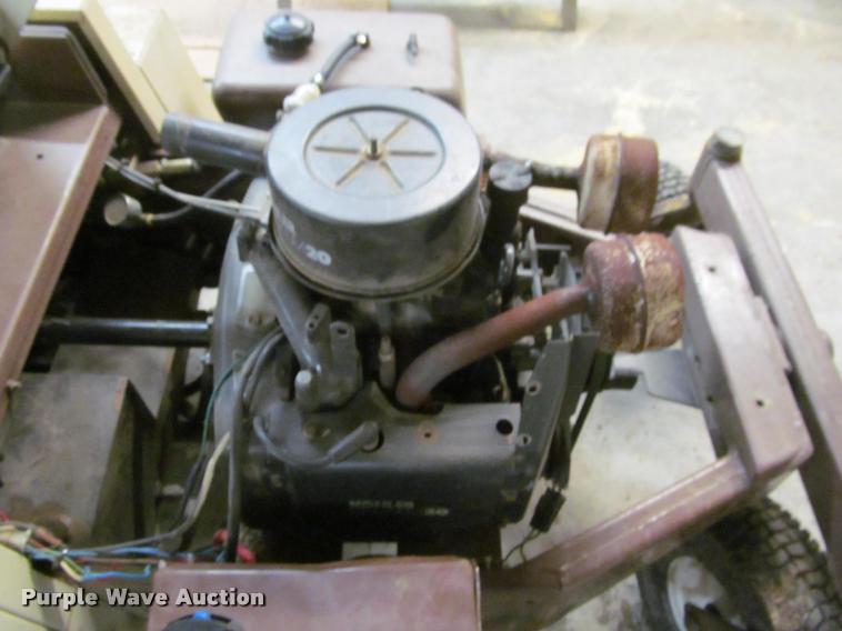 image for item DT9516 Grasshopper 7210 lawn mower