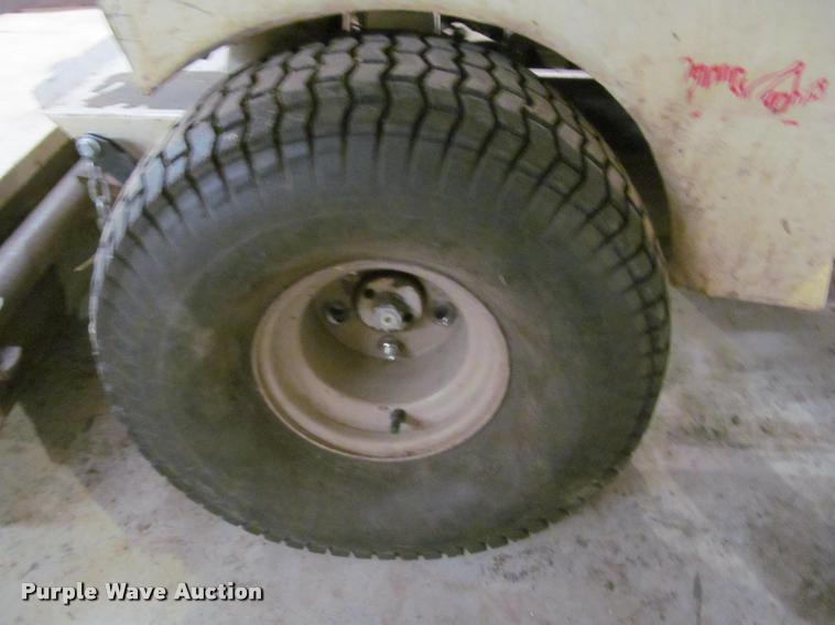 image for item DT9516 Grasshopper 7210 lawn mower