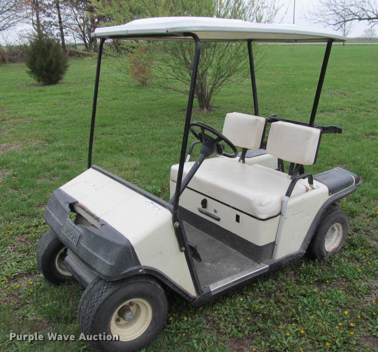 image for item DT9517 Ez-go golf cart